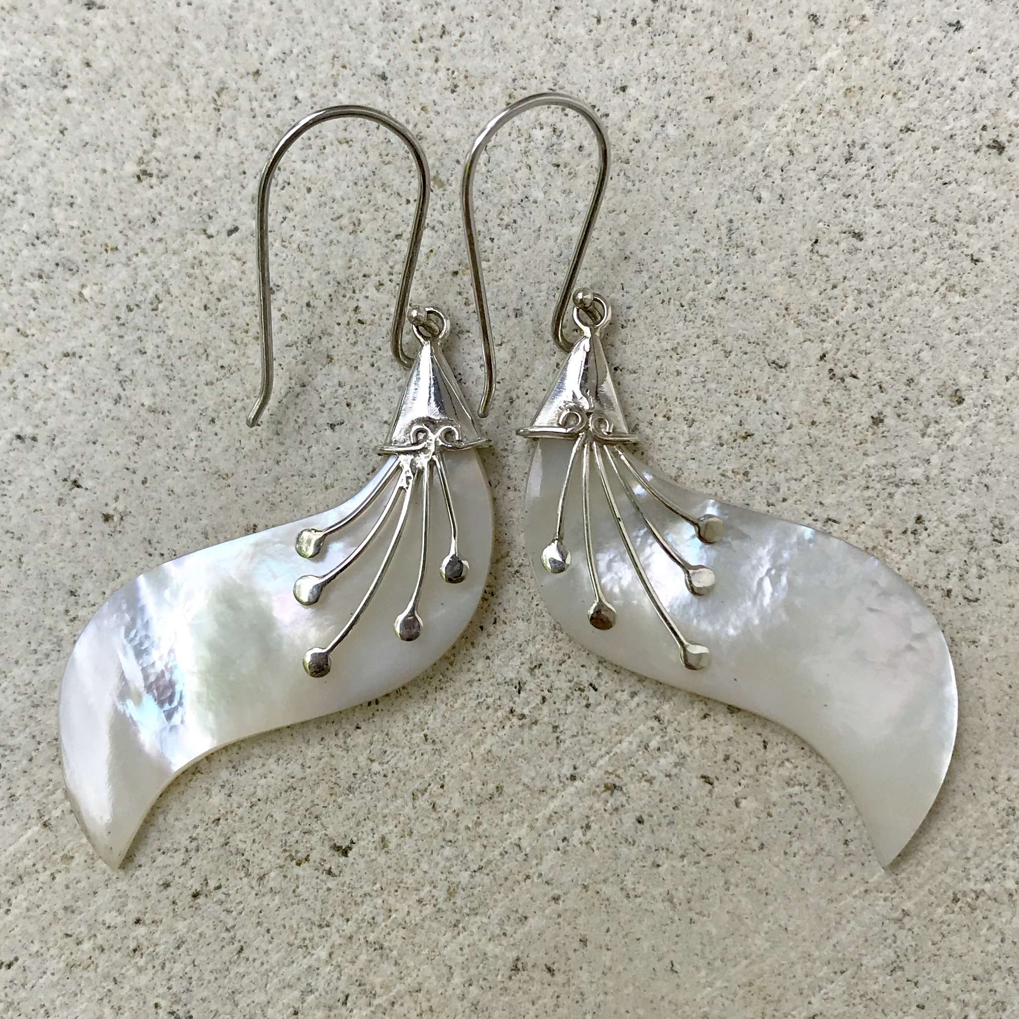 BALI SILVER EARRINGS WITH MOP