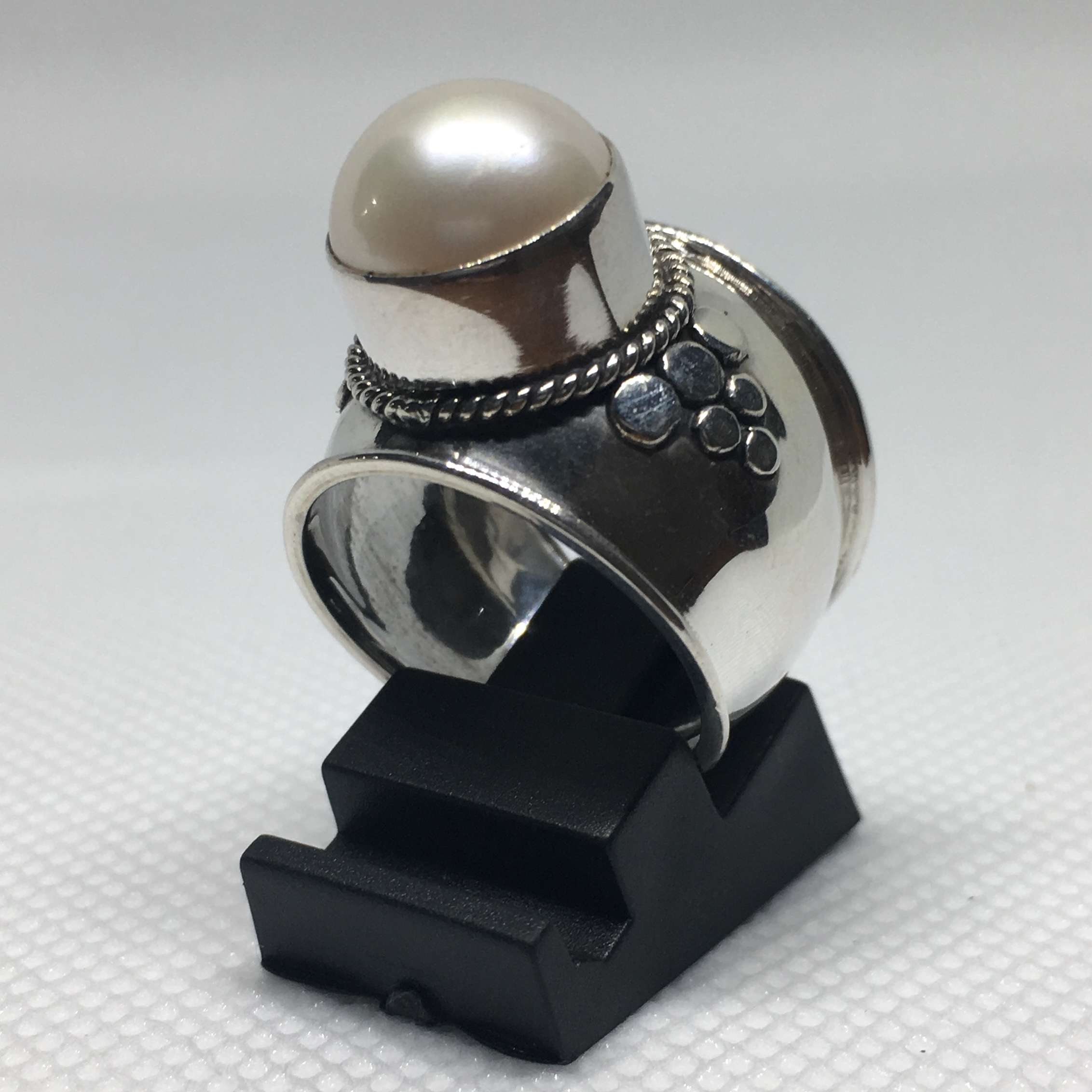 HANDMADE 925 BALI SILVER RINGS WITH MABE PEARL)