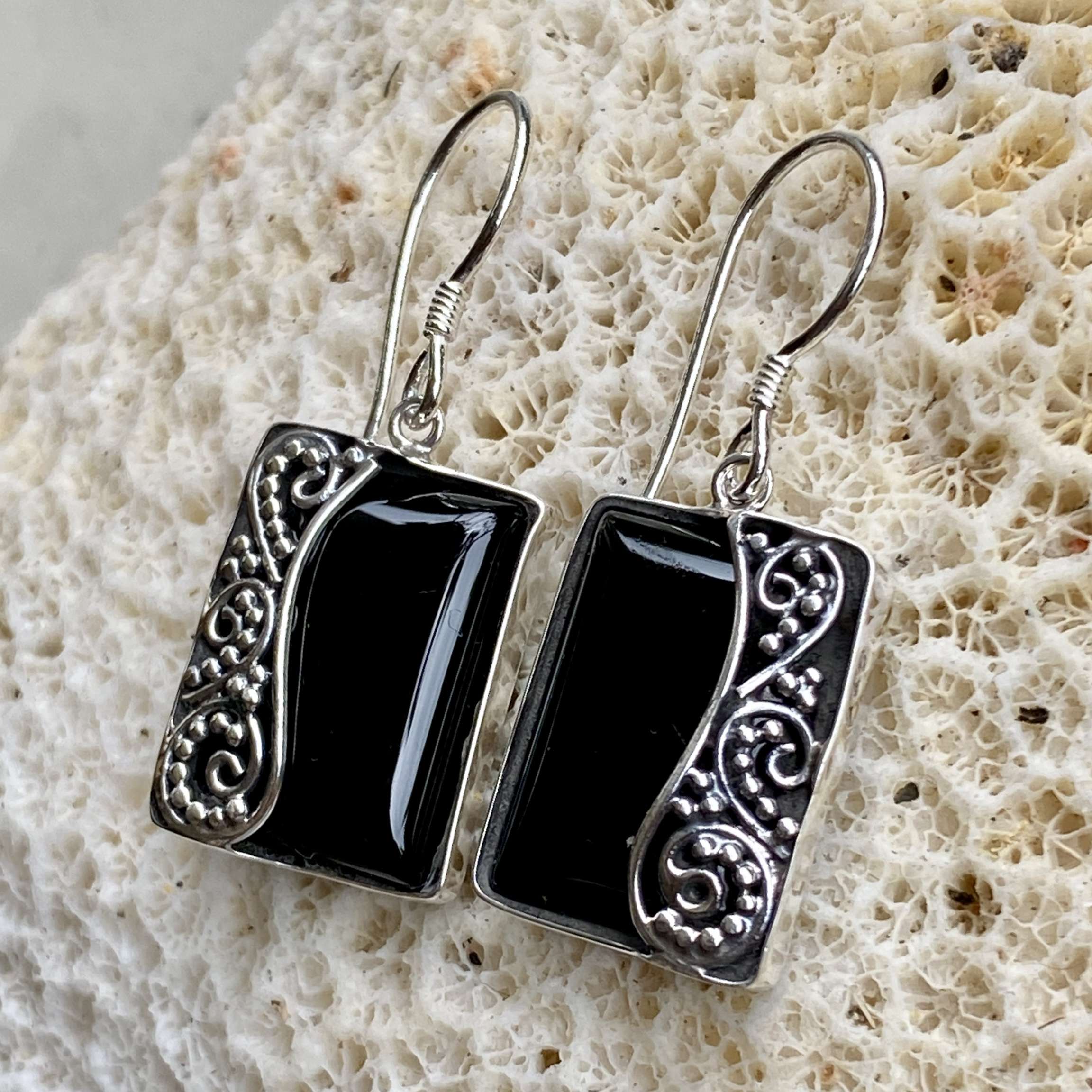 (Handmade Unique 925 Bali Silver Filigree Earrings with Black Onyx)
