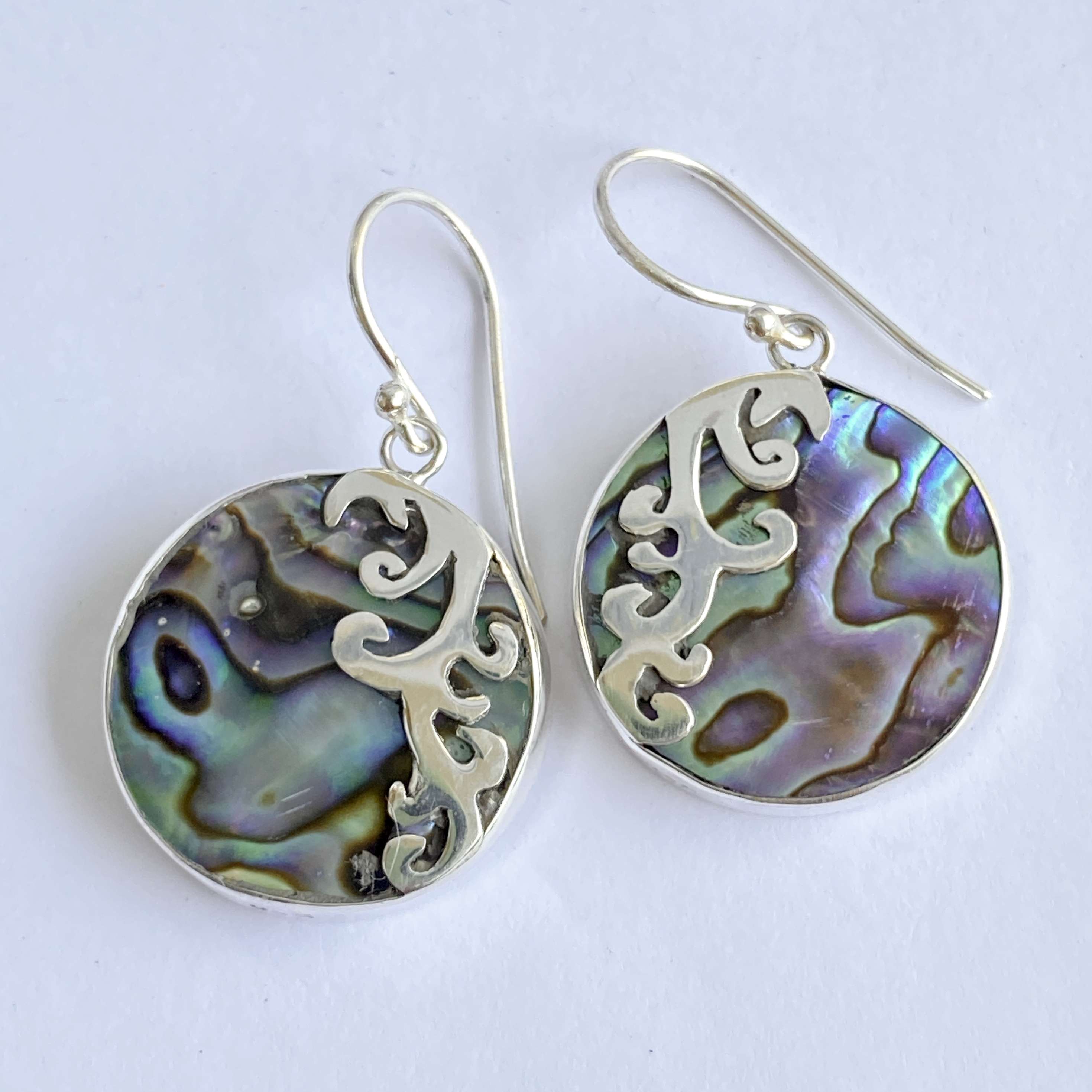(HANDMADE 925 BALI SILVER EARRINGS WITH ROUND ABALONE SHELL)