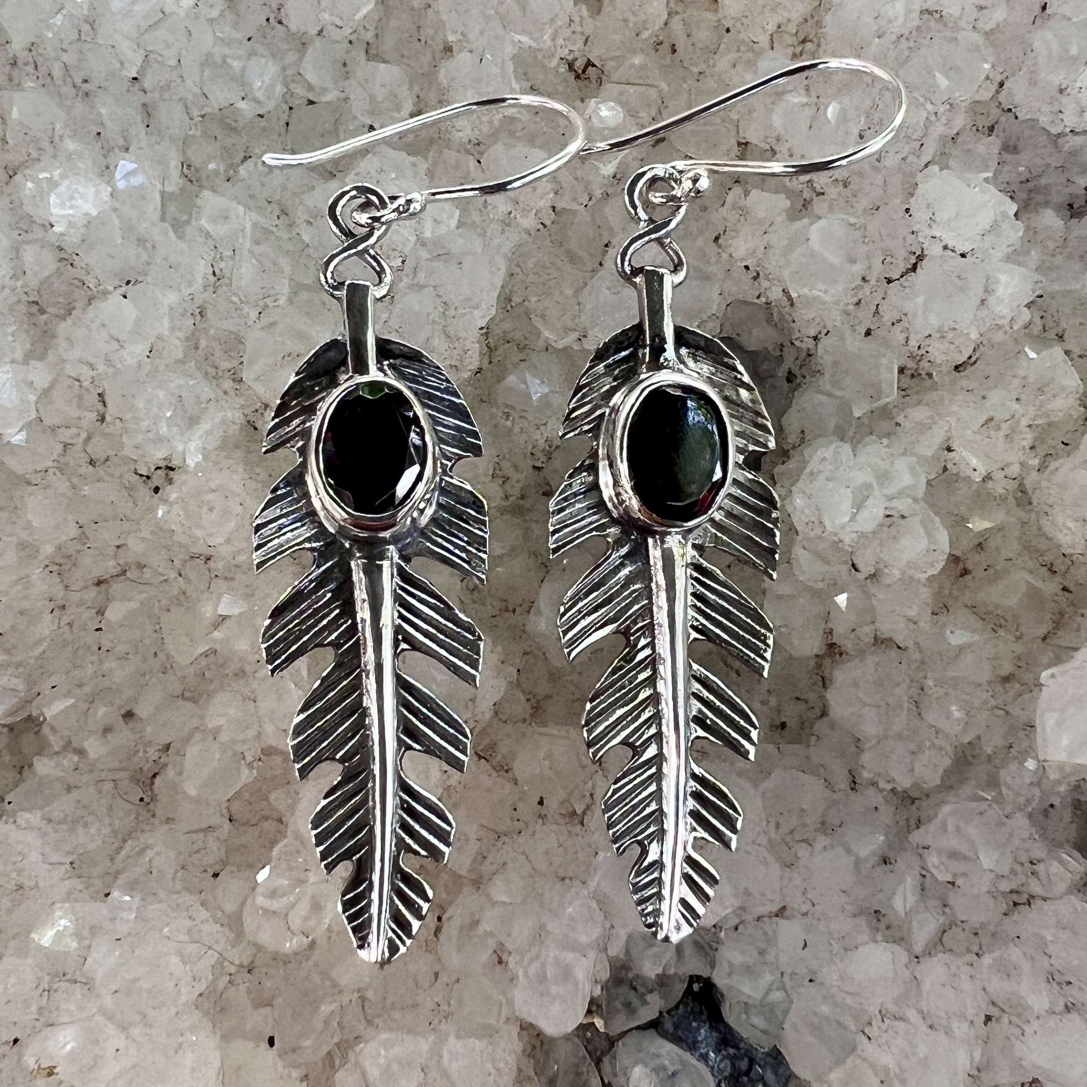 (HANDMADE 925 BALI STERLING SILVER FILIGREE EARRINGS WITH GARNET