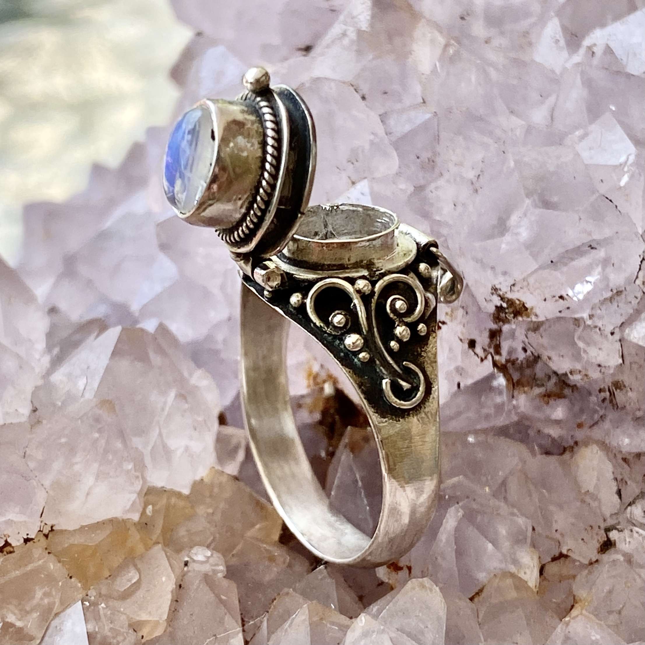 Rainbow Moonstone 925 Sterling Silver Gemstone Poison Ring Wedding Ring Box Silver Ring