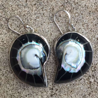 ER 06496 BS-1 PC OF HAND CARVED 925 BALI SILVER EARRINGS WITH BLACK NUTILOUS