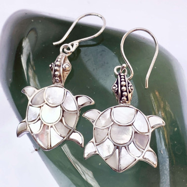 ER 05326 MP-(HANDMADE 925 BALI SILVER TURTLE EARRINGS WITH MOTHER OF PEARL)