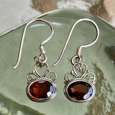 ER 10347 B-GR-(HANDMADE 925 BALI STERLING SILVER EARRING WITH GARNET)