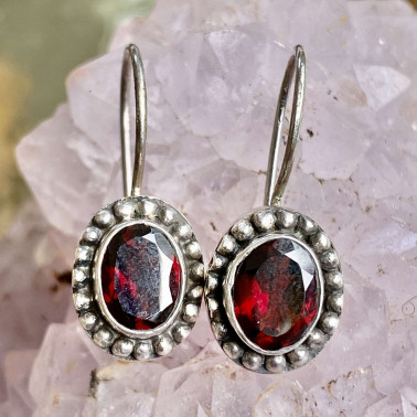 ER 12266 GR-(HANDMADE 925 BALI STERLING SILVER EARRING WITH GARNET