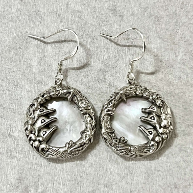 ER 15295 MP-(HANDMADE 925 BALI STERLING SILVER DOLPHIN EARRINGS WITH MOTHER OF PEARL)