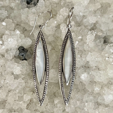 ER 15562 MP-(HANDMADE 925 BALI STERLING SILVER FILIGREE EARRINGS WITH MOTHER OF PEARL)