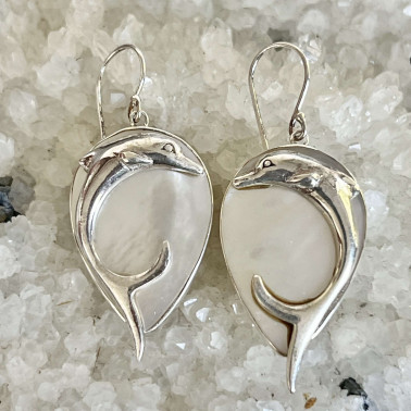 ER 15606 MP-(HANDMADE 925 BALI STERLING SILVER DOLPHIN EARRINGS WITH MOTHER OF PEARL)