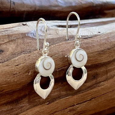 ER 15761-(HANDMADE 925 BALI STERLING SILVER FILIGREE EARRINGS WITH SIWA SHELL)