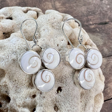 ER 15955 SS-(HANDMADE 925 BALI STERLING SILVER FILIGREE EARRINGS WITH SIWA SHELL)