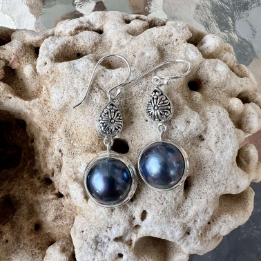 ER 15962 BMP-(925 BALI STERLING SILVER EARRINGS WITH BLUE MABE PEARL)