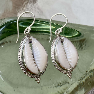 ER 14792 MP-(HANDMADE 925 BALI STERLING SILVER EARRINGS WITH LARGE COWRIE SHELL)