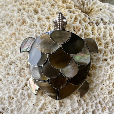 PD 05326 CM-(HANDMADE 925 BALI SILVER TURTLE PENDANTS WITH JAVING SHELL)
