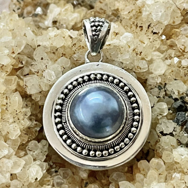 PD 15045 BMP-(HANDMADE 925 BALI SILVER PENDANT WITH MABE PEARL)