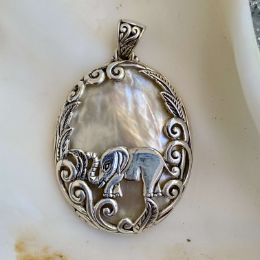 PD 15293 MP-(HANDMADE 925 BALI STERLING SILVER ELEPHANT PENDANTS WITH MOTHER OF PEARL)