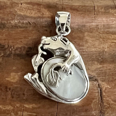 PD 15617 MP-(HANDMADE 925 BALI STERLING SILVER DOG PENDANTS WITH MOTHER OF PEARL)