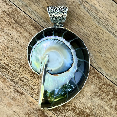 PD 15728 BS-(HANDMADE 925 BALI STERLING SILVER FILIGREE PENDANTS WITH NATURAL BLACK NAUTILUS SHELL)