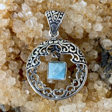 PD 14995 LR-HANDMADE 925 BALI STERLING SILVER FILIGREE PENDANTS WITH LARIMAR
