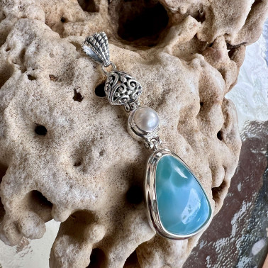 PD 15977 LR-(HANDMADE 925 BALI STERLING SILVER PENDANT WITH LARIMAR and PEARL)