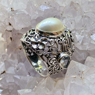 RR 15260 WPL-(UNIQUE BALI 925 SILVER BUTTERFLY RING WITH WHITE MABE PEARL)