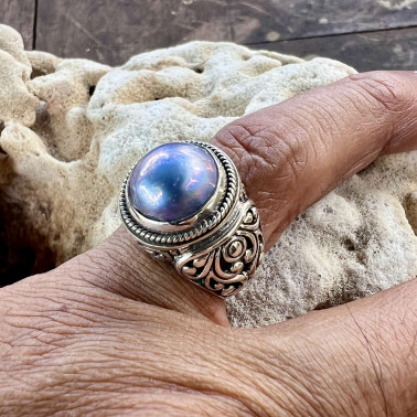 RR 15964 BPL-(UNIQUE 925 BALI SILVER RING WITH BLUE MABE PEARL)