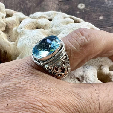 RR 15964 BT-(UNIQUE 925 BALI SILVER FILIGREE RING WITH BLUE TOPAZ