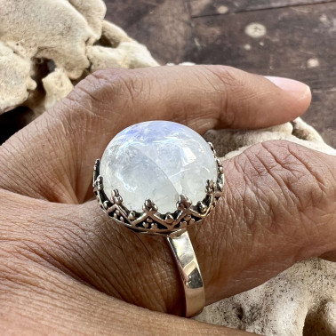 RR 15968 RM-(UNIQUE 925 BALI SILVER RING WITH RAINBOW MOONSTONE)