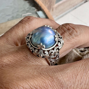 RR 15973 BMP-(UNIQUE 925 BALI SILVER RING WITH BLUE MABE PEARL)
