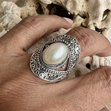 RR 15975 MP-(UNIQUE 925 BALI SILVER FILIGREE RING WITH WHITE MABE PEARL)